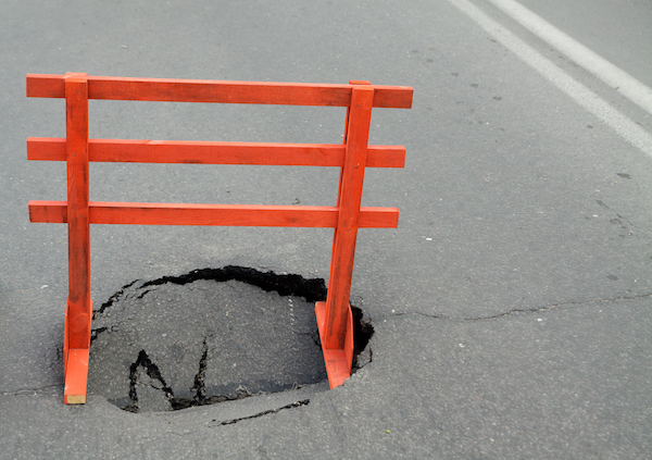 5 Common Signs Of A Sinkhole